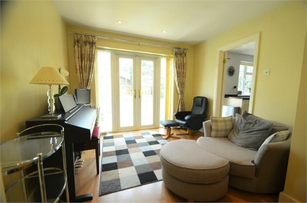 Ellesmere Avenue, Mill Hill